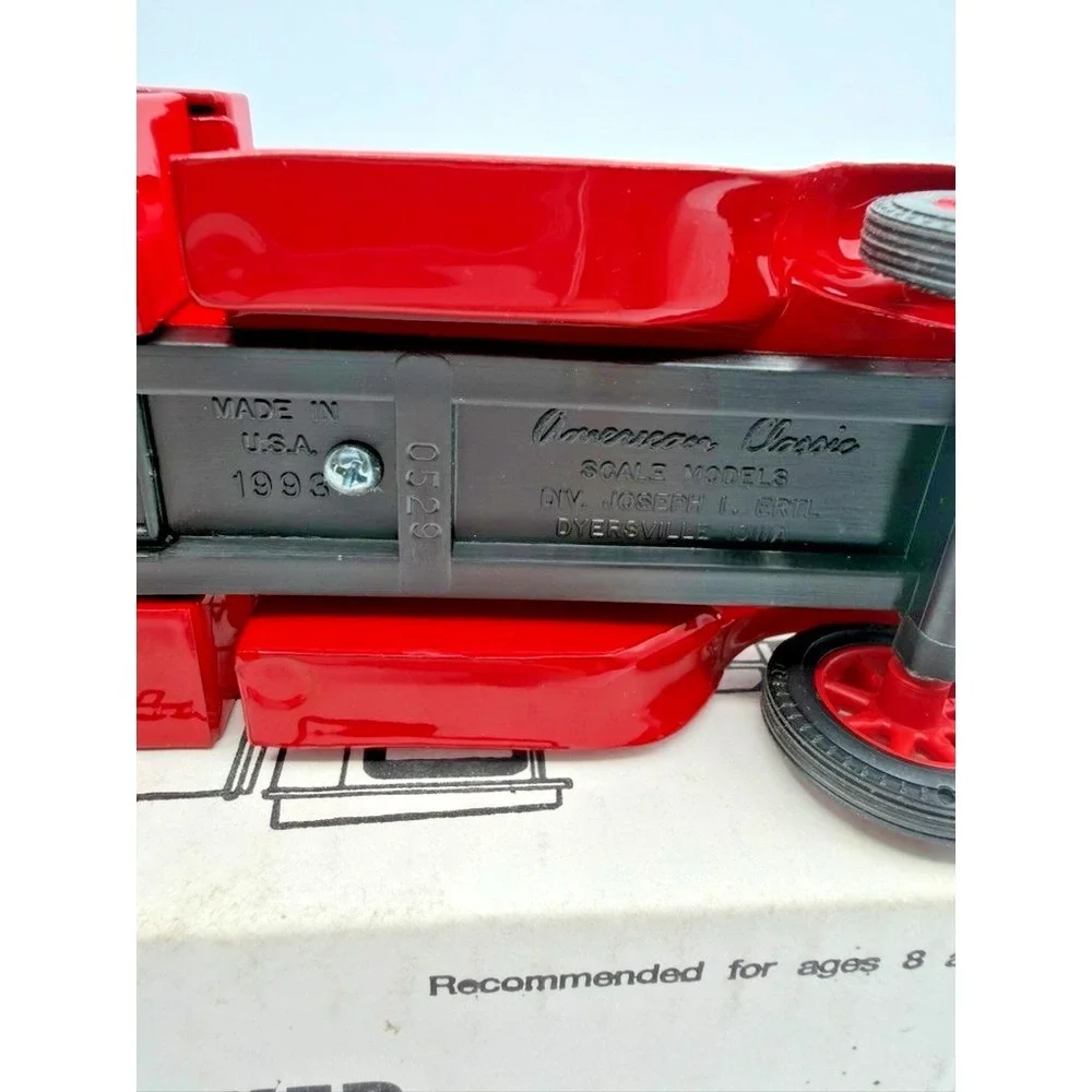 American Classics ERTL Caltex 1930's Tanker Truck Coin Bank Lock+Key GB-4086 RED